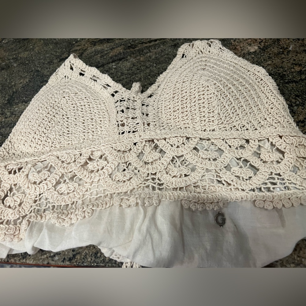 GUESS TOP NEVER WORN! GUESS Backless Crochet Halter Top